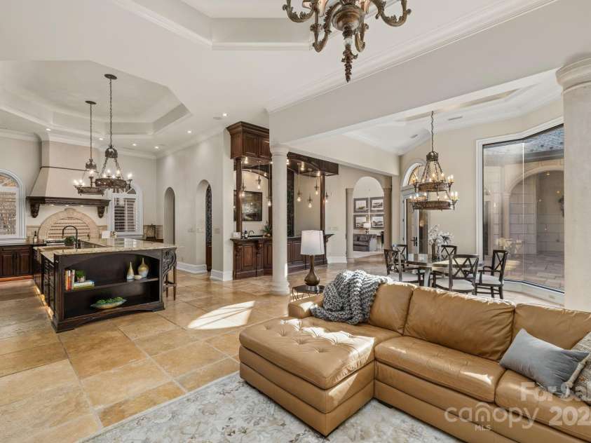 2725 Windsor Road, Winston Salem, NC 27104.  MLS# CAR4222418, YatesRealty ID 13874. 