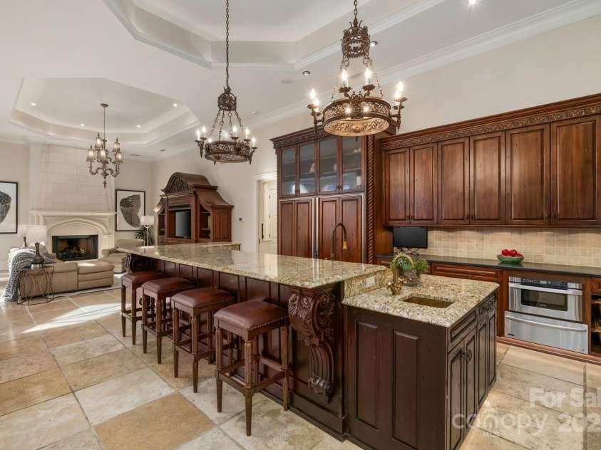 2725 Windsor Road, Winston Salem, NC 27104.  MLS# CAR4222418, YatesRealty ID 13874. 