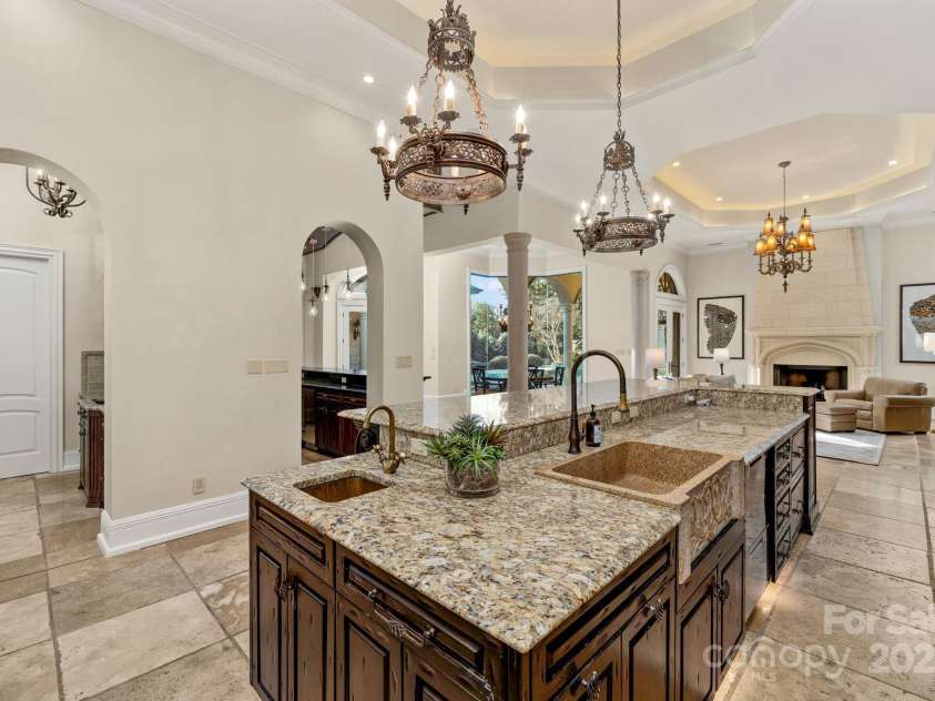 2725 Windsor Road, Winston Salem, NC 27104.  MLS# CAR4222418, YatesRealty ID 13874. 