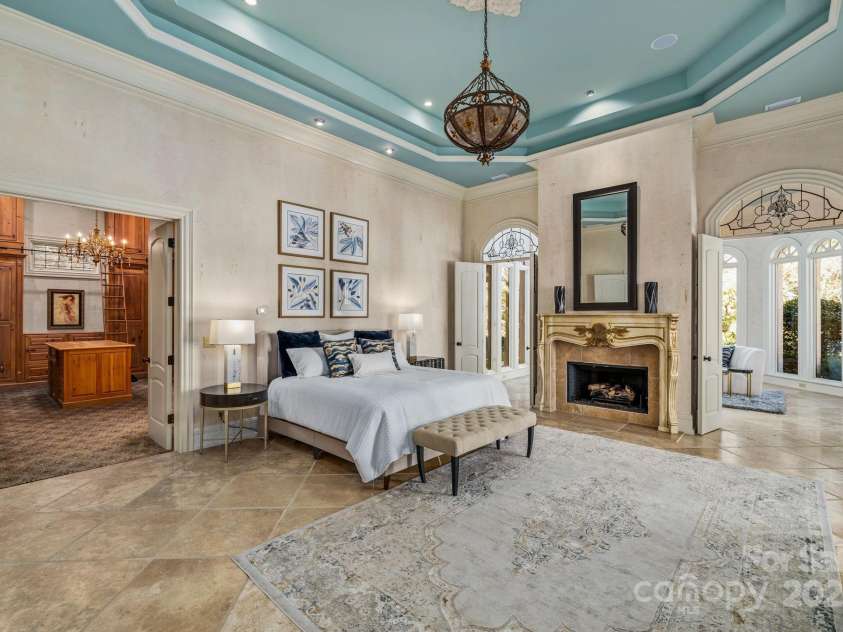 2725 Windsor Road, Winston Salem, NC 27104.  MLS# CAR4222418, YatesRealty ID 13874. 