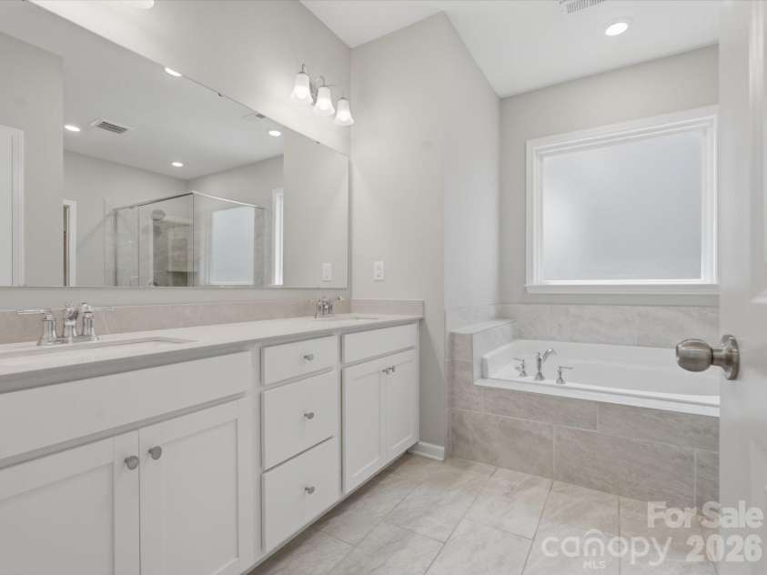 6012 Britannia Boulevard, Waxhaw, NC 28173.  MLS# CAR4371630, YatesRealty ID 13874. 
