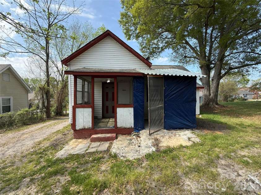 965 13th Street, Lancaster, SC 29720.  MLS# CAR4372841, YatesRealty ID 13875. 