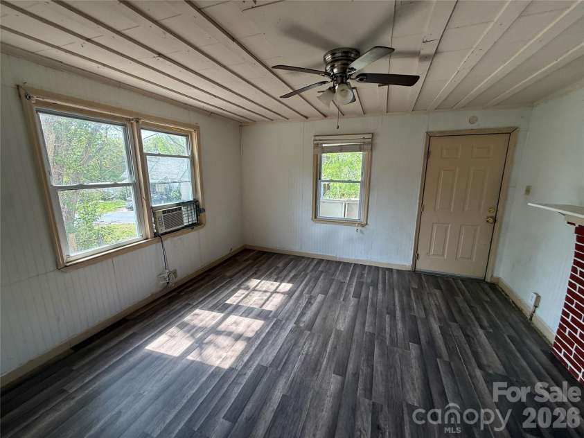 965 13th Street, Lancaster, SC 29720.  MLS# CAR4372841, YatesRealty ID 13875. 
