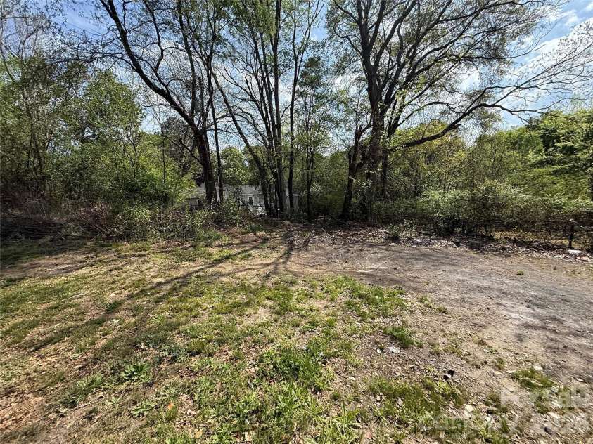 965 13th Street, Lancaster, SC 29720.  MLS# CAR4372841, YatesRealty ID 13875. 