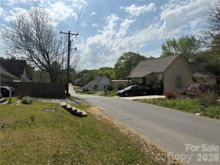 965 13th Street, Lancaster, SC 29720.  MLS# CAR4372841, YatesRealty ID 13875. 