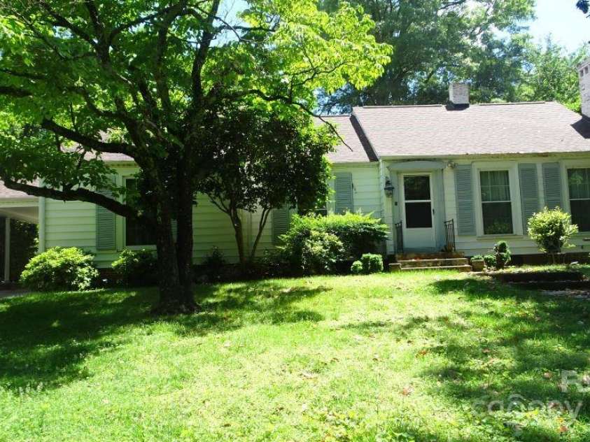 229 Park Avenue, Mooresville, NC 28115.  MLS# CAR4259146, YatesRealty ID 13876. 