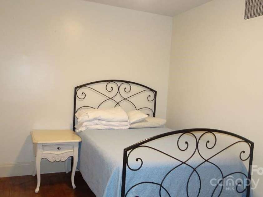 229 Park Avenue, Mooresville, NC 28115.  MLS# CAR4259146, YatesRealty ID 13876. 