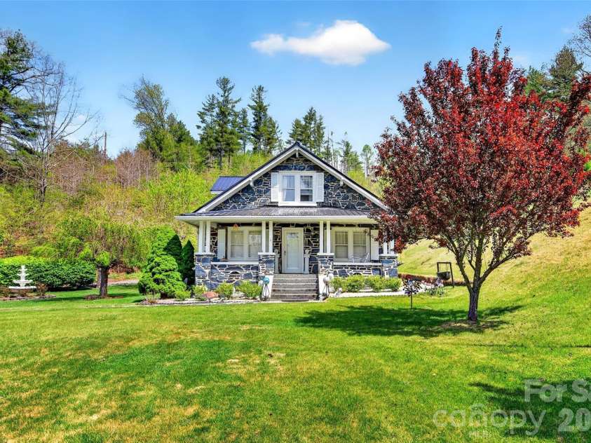 6507 226 Highway, Spruce Pine, NC 28777.  MLS# CAR4372855, YatesRealty ID 13877. 