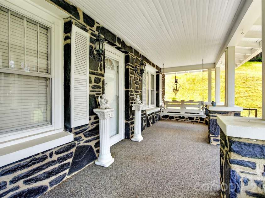 6507 226 Highway, Spruce Pine, NC 28777.  MLS# CAR4372855, YatesRealty ID 13877. 