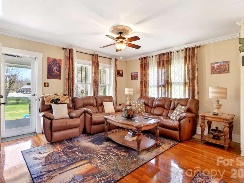 6507 226 Highway, Spruce Pine, NC 28777.  MLS# CAR4372855, YatesRealty ID 13877. 