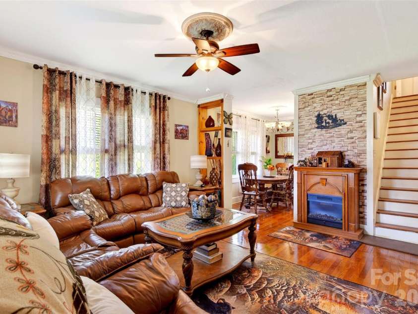 6507 226 Highway, Spruce Pine, NC 28777.  MLS# CAR4372855, YatesRealty ID 13877. 
