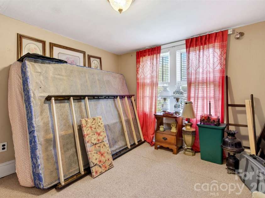 6507 226 Highway, Spruce Pine, NC 28777.  MLS# CAR4372855, YatesRealty ID 13877. 