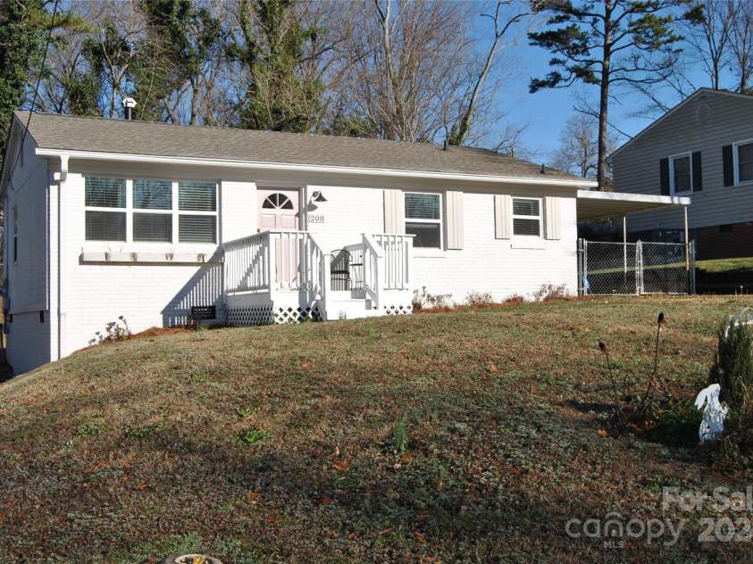 208 Nila Dawn Avenue, Gastonia, NC 28052.  MLS# CAR4209703, YatesRealty ID 1388. 