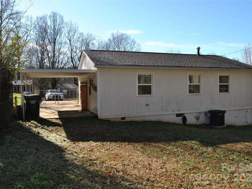 208 Nila Dawn Avenue, Gastonia, NC 28052.  MLS# CAR4209703, YatesRealty ID 1388. 