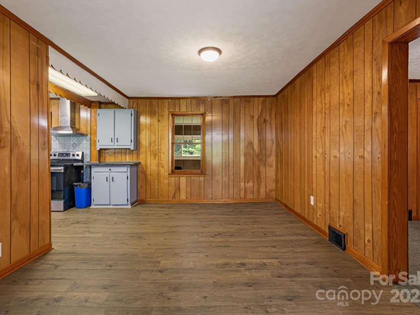 8171 Sugar Hill Road, Marion, NC 28752.  MLS# CAR4296295, YatesRealty ID 1388. Dining