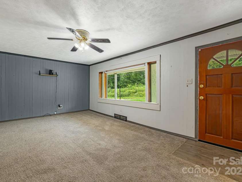 8171 Sugar Hill Road, Marion, NC 28752.  MLS# CAR4296295, YatesRealty ID 1388. LR