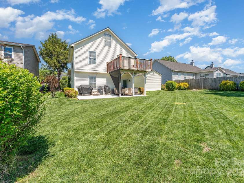 1076 Braxton Drive, Concord, NC 28025.  MLS# CAR4258837, YatesRealty ID 13881. 