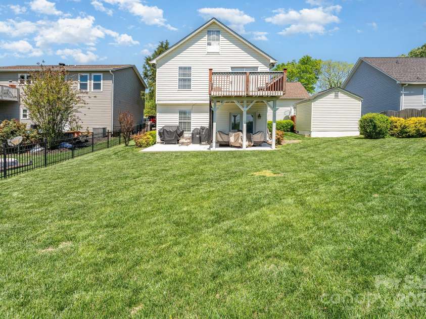 1076 Braxton Drive, Concord, NC 28025.  MLS# CAR4258837, YatesRealty ID 13881. 