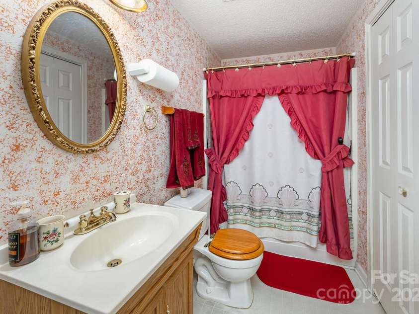 1076 Braxton Drive, Concord, NC 28025.  MLS# CAR4258837, YatesRealty ID 13881. Lower level