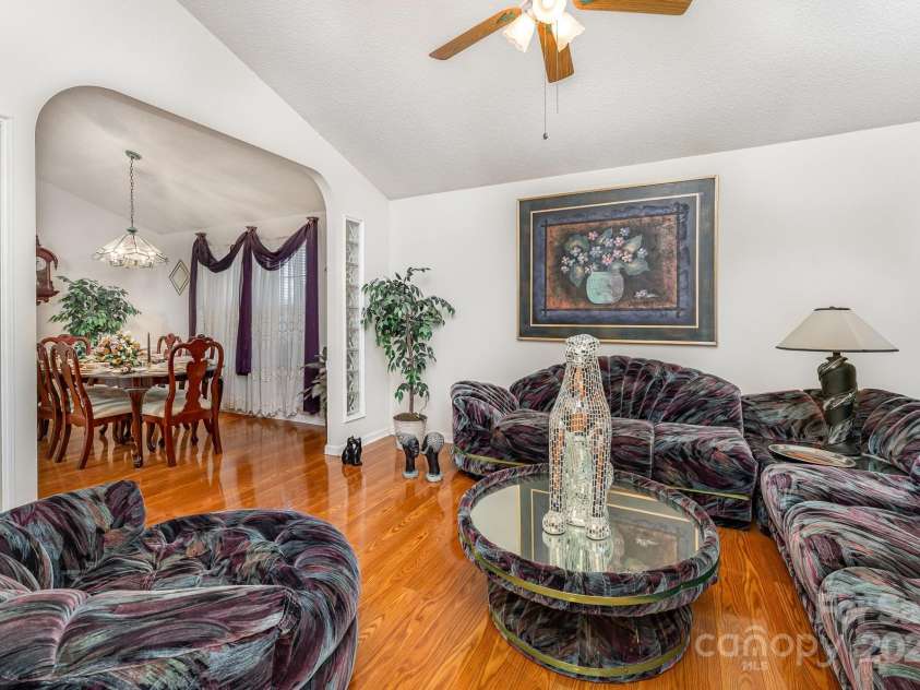 1076 Braxton Drive, Concord, NC 28025.  MLS# CAR4258837, YatesRealty ID 13881. Main Level