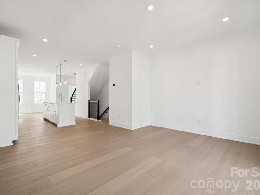 3648 Tryon Street, Charlotte, NC 28217.  MLS# CAR4352254, YatesRealty ID 13883. Great Room