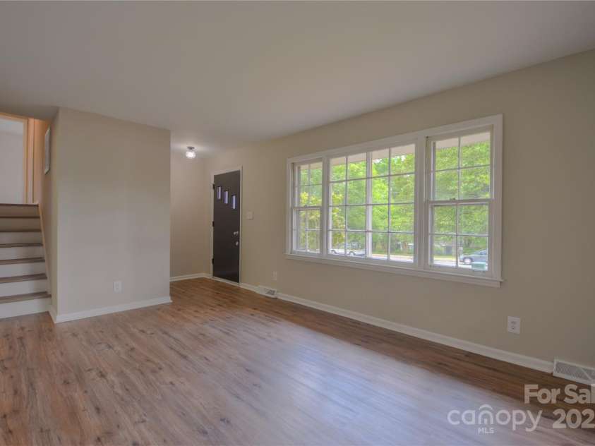 6921 Idlewild Road, Charlotte, NC 28212.  MLS# CAR4259752, YatesRealty ID 13884. 