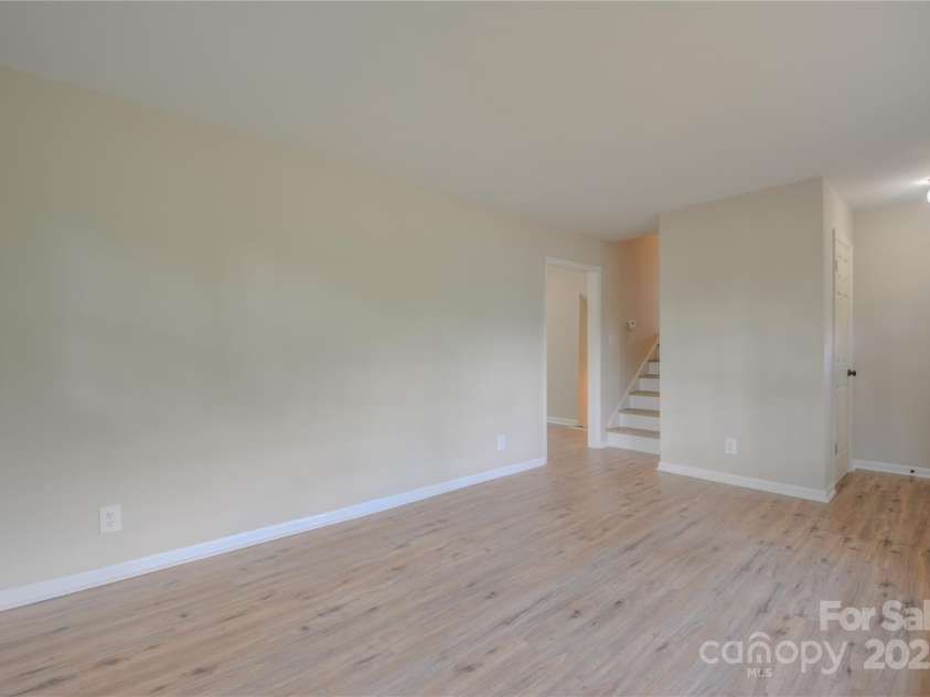 6921 Idlewild Road, Charlotte, NC 28212.  MLS# CAR4259752, YatesRealty ID 13884. 