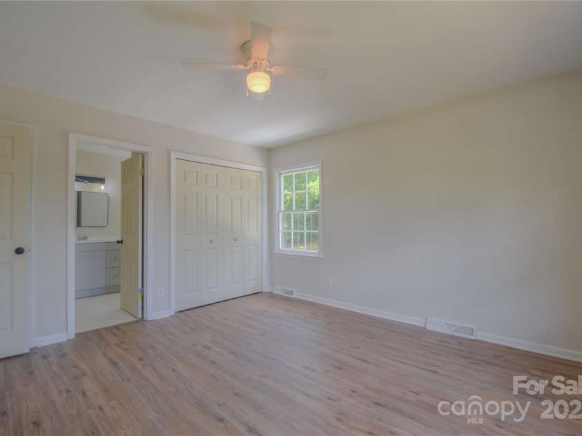 6921 Idlewild Road, Charlotte, NC 28212.  MLS# CAR4259752, YatesRealty ID 13884. 
