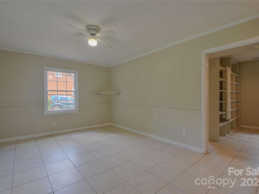 6921 Idlewild Road, Charlotte, NC 28212.  MLS# CAR4259752, YatesRealty ID 13884. 