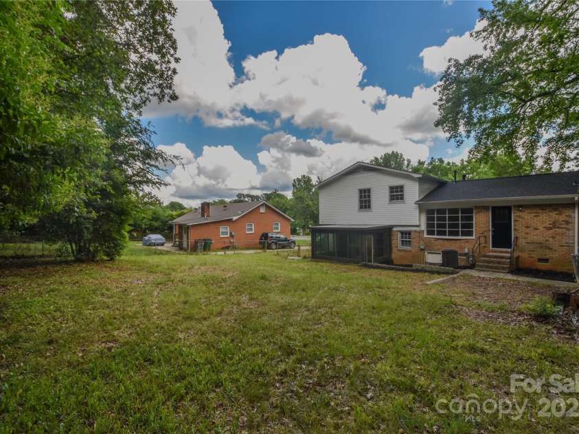 6921 Idlewild Road, Charlotte, NC 28212.  MLS# CAR4259752, YatesRealty ID 13884. 