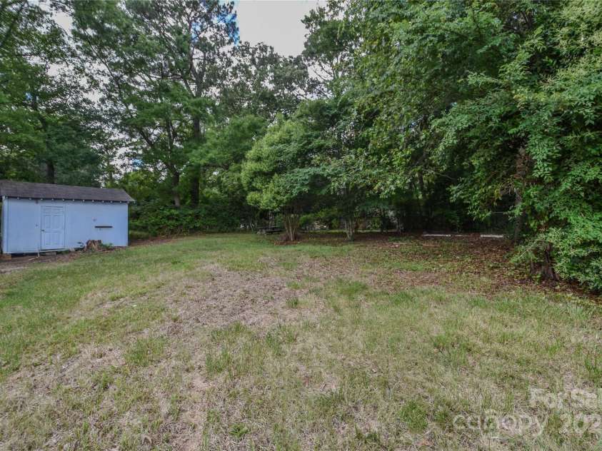 6921 Idlewild Road, Charlotte, NC 28212.  MLS# CAR4259752, YatesRealty ID 13884. 