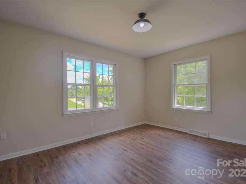 6921 Idlewild Road, Charlotte, NC 28212.  MLS# CAR4324950, YatesRealty ID 13884. 