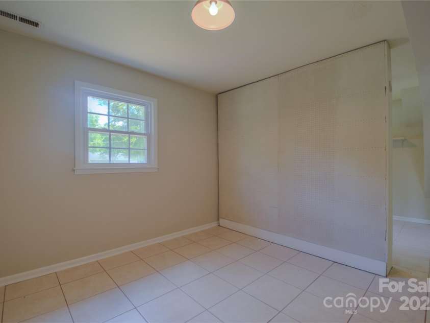 6921 Idlewild Road, Charlotte, NC 28212.  MLS# CAR4324950, YatesRealty ID 13884. 