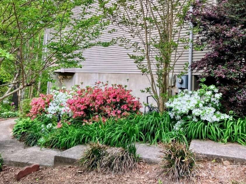 112 A Wesley Drive, Morganton, NC 28655.  MLS# CAR4259797, YatesRealty ID 13885. 