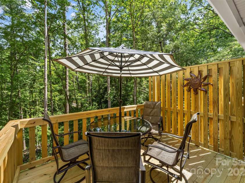 112 A Wesley Drive, Morganton, NC 28655.  MLS# CAR4259797, YatesRealty ID 13885. 