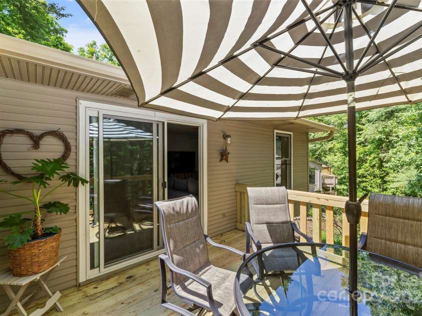 112 A Wesley Drive, Morganton, NC 28655.  MLS# CAR4259797, YatesRealty ID 13885. 
