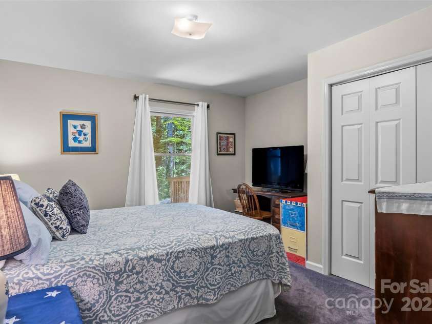 112 A Wesley Drive, Morganton, NC 28655.  MLS# CAR4259797, YatesRealty ID 13885. 