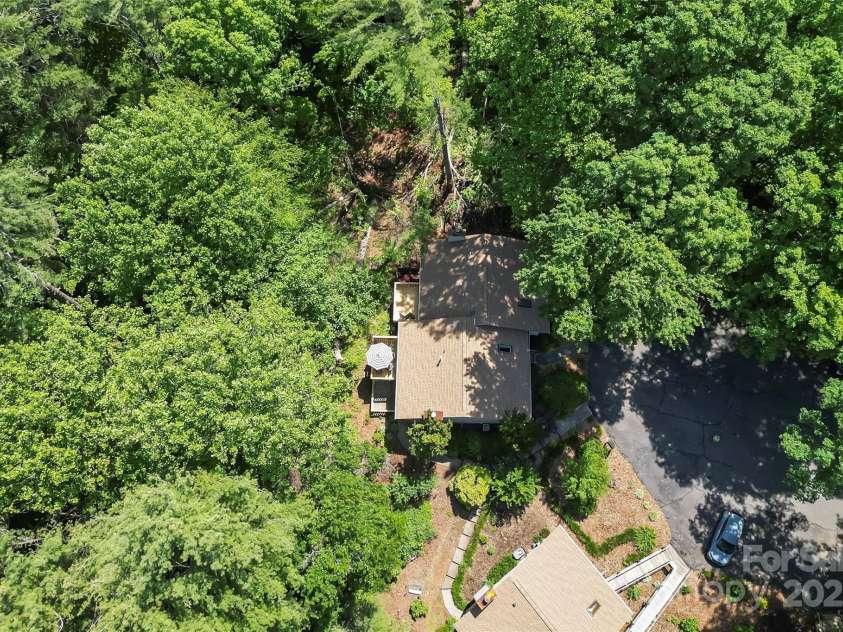 112 A Wesley Drive, Morganton, NC 28655.  MLS# CAR4259797, YatesRealty ID 13885. 