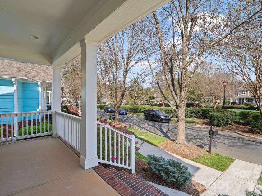 17715 North Shore Circle, Cornelius, NC 28031.  MLS# CAR4362442, YatesRealty ID 13885. 