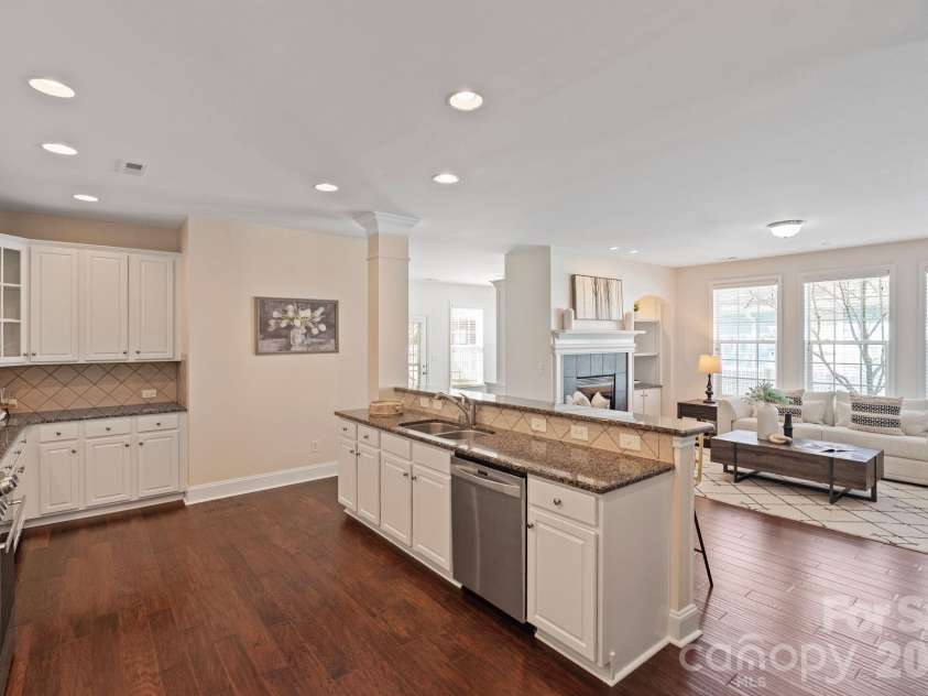 17715 North Shore Circle, Cornelius, NC 28031.  MLS# CAR4362442, YatesRealty ID 13885. 