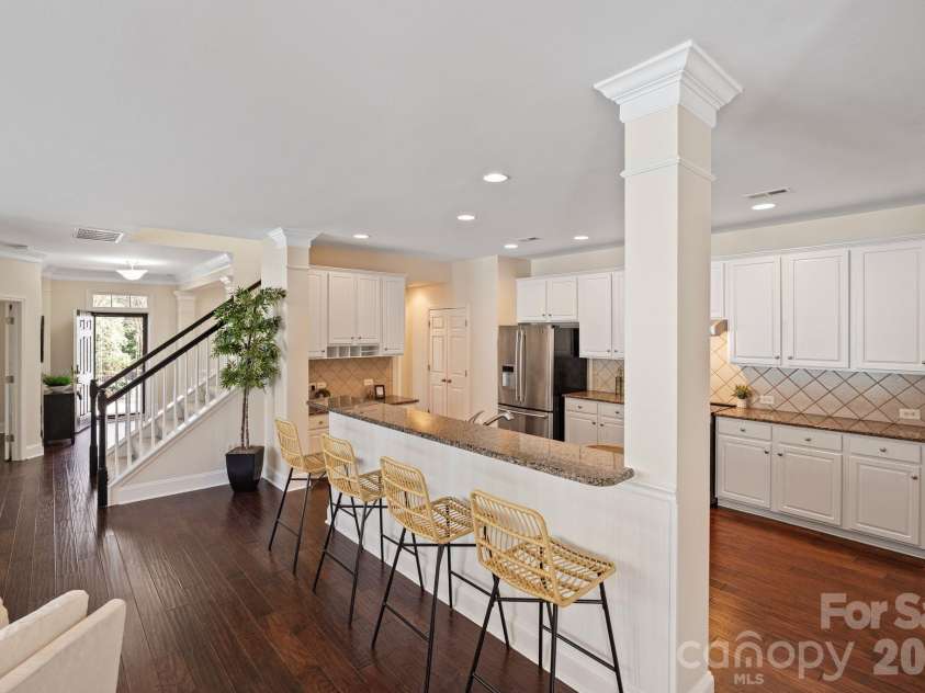 17715 North Shore Circle, Cornelius, NC 28031.  MLS# CAR4362442, YatesRealty ID 13885. 