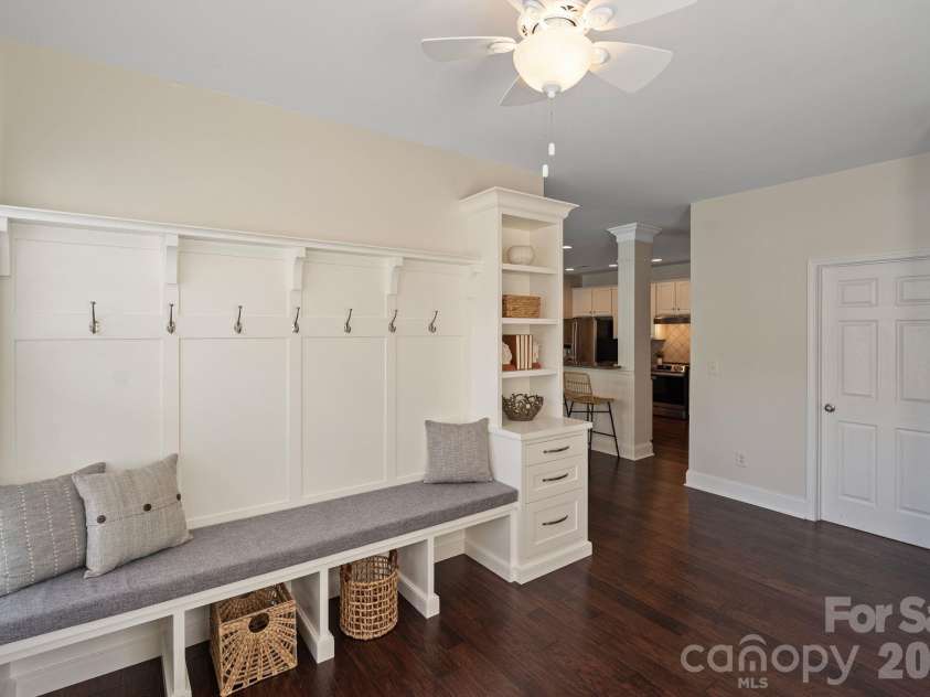 17715 North Shore Circle, Cornelius, NC 28031.  MLS# CAR4362442, YatesRealty ID 13885. 