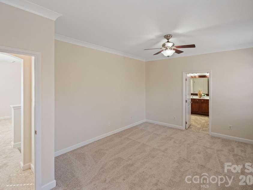 17715 North Shore Circle, Cornelius, NC 28031.  MLS# CAR4362442, YatesRealty ID 13885. 