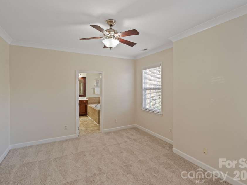17715 North Shore Circle, Cornelius, NC 28031.  MLS# CAR4362442, YatesRealty ID 13885. 