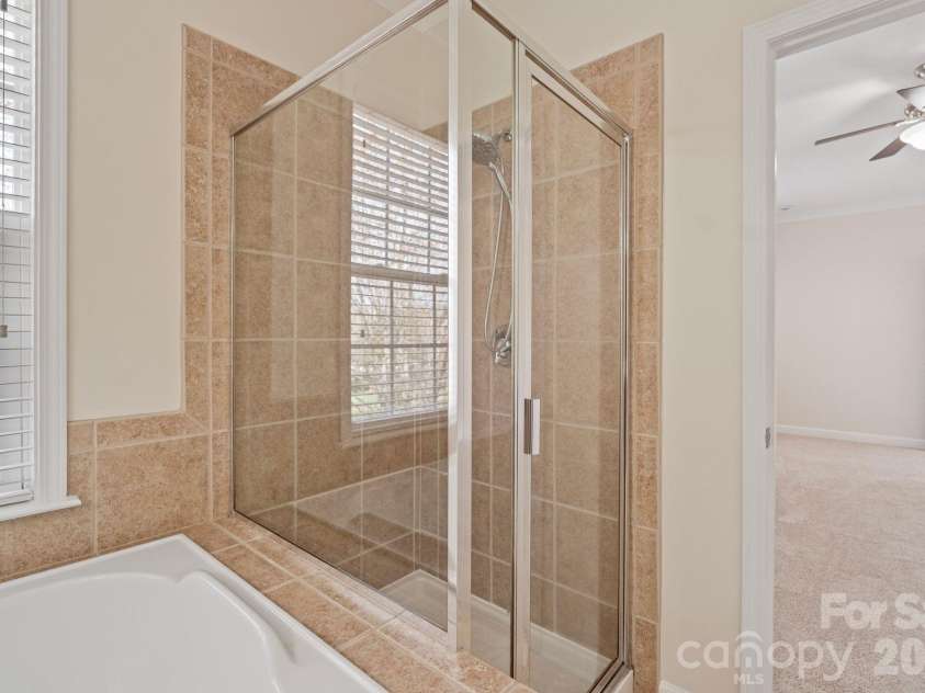 17715 North Shore Circle, Cornelius, NC 28031.  MLS# CAR4362442, YatesRealty ID 13885. 