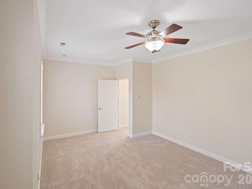 17715 North Shore Circle, Cornelius, NC 28031.  MLS# CAR4362442, YatesRealty ID 13885. 