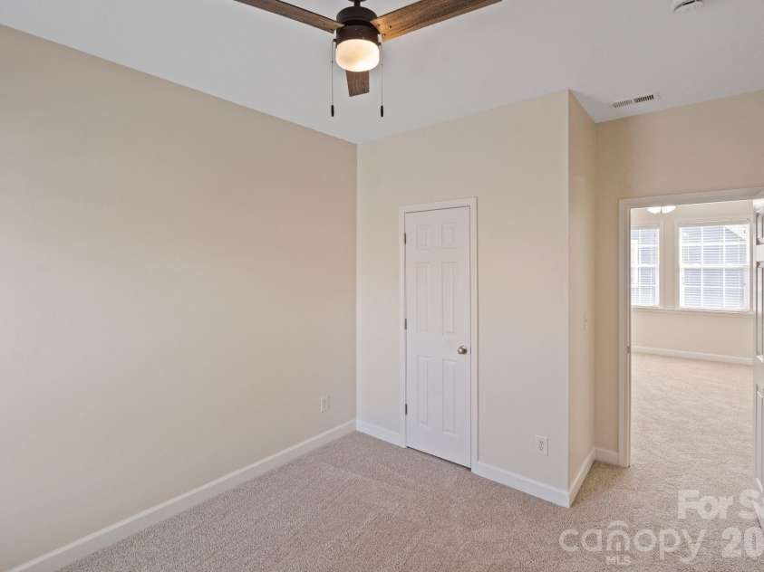 17715 North Shore Circle, Cornelius, NC 28031.  MLS# CAR4362442, YatesRealty ID 13885. 