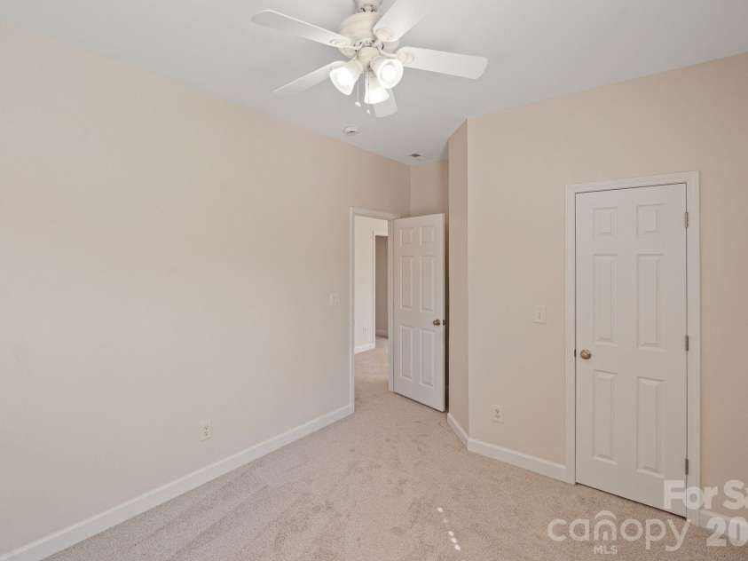 17715 North Shore Circle, Cornelius, NC 28031.  MLS# CAR4362442, YatesRealty ID 13885. 