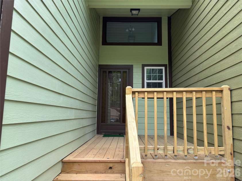 6211 Spanish Oak Road, Charlotte, NC 28227.  MLS# CAR4368786, YatesRealty ID 13886. 