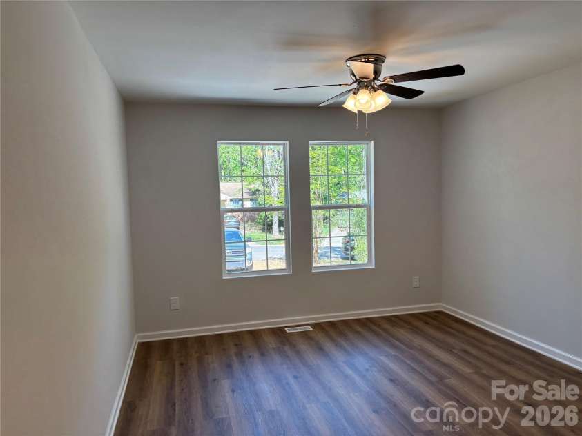 6211 Spanish Oak Road, Charlotte, NC 28227.  MLS# CAR4368786, YatesRealty ID 13886. 